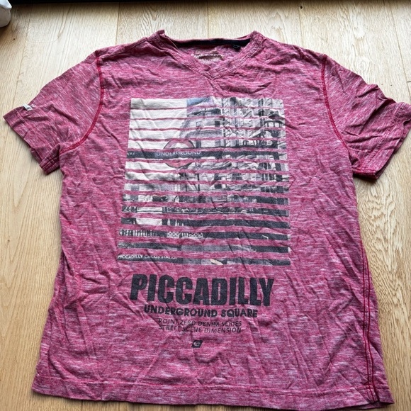 POINT ZERO RED V NECK LONDON PRINT TEE - L - Picture 5 of 12